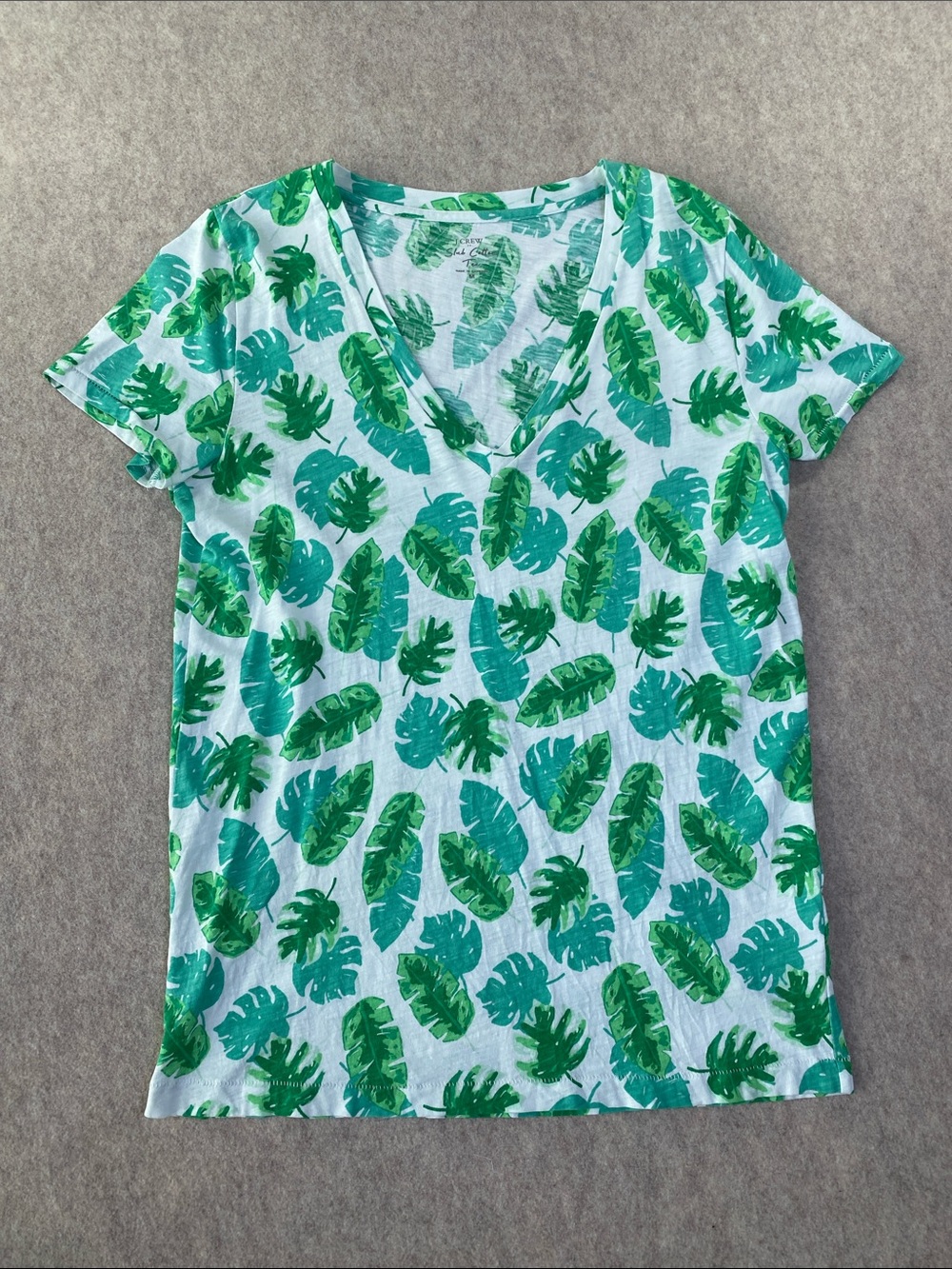 J. Crew Cotton Tee with Green Tropical Leaf Print Size Medium
